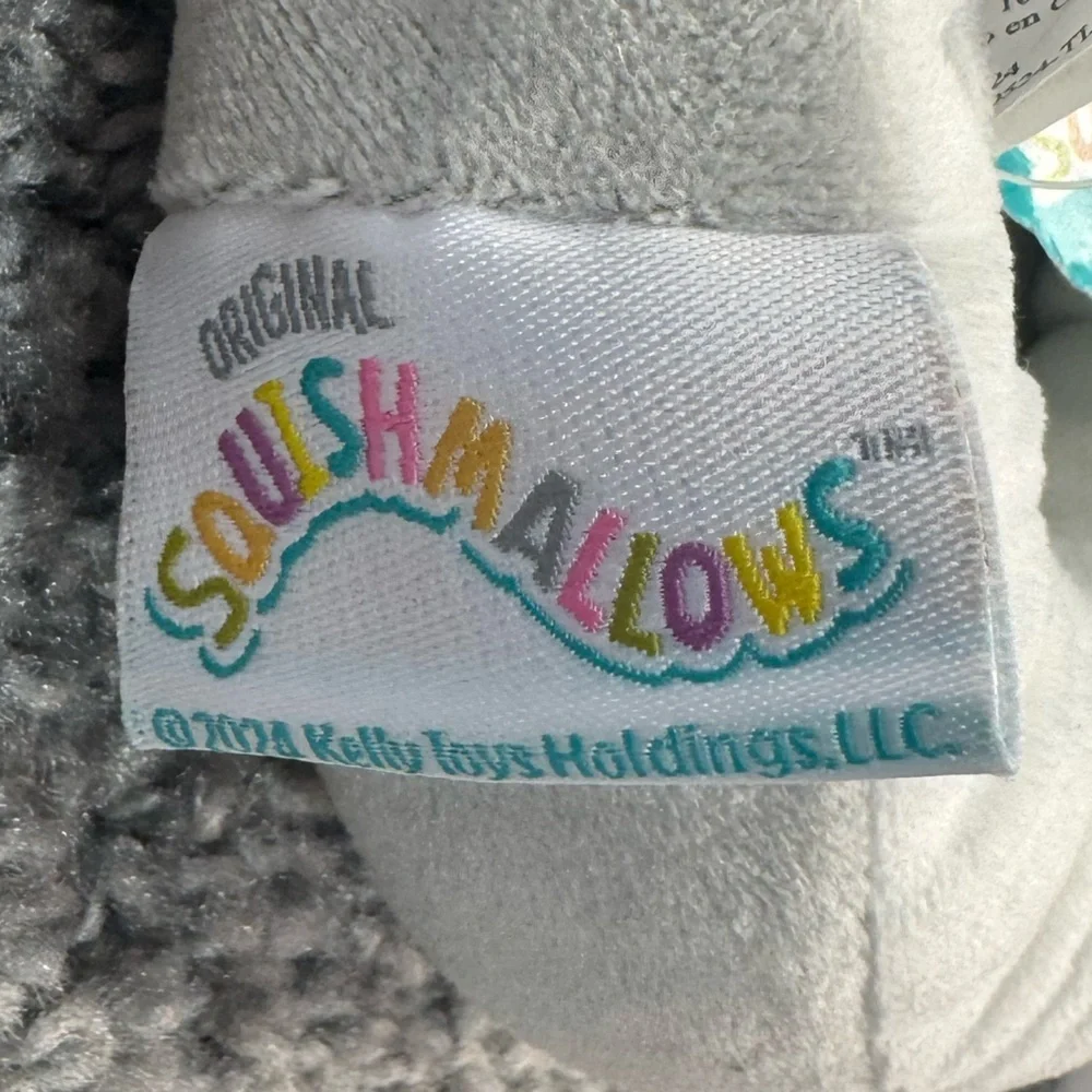 NWT Squishmallows Gray Shark Plush Slippers Size 9-10 Toddler - Picture 6 of 6